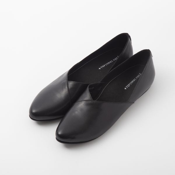 yuko imanishi＋/IBUKI -履き心地はまるでスニーカー！美シルエットの